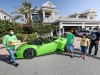 Giao hàng xoài bằng siêu xe Lamborghini ở Dubai