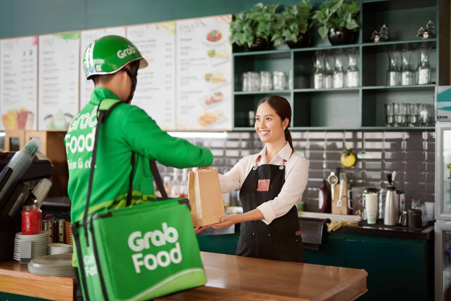 Grab triển khai thử nghiệm mô hình GrabKitchen tại Thủ Đức