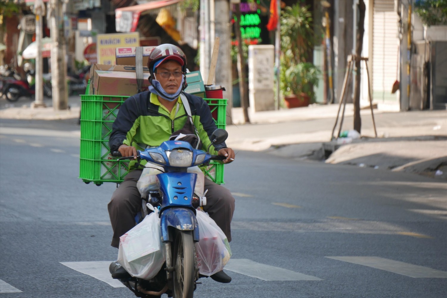 Người dân có được cấm người mua phế liệu và giao hàng đi vào ngõ 2