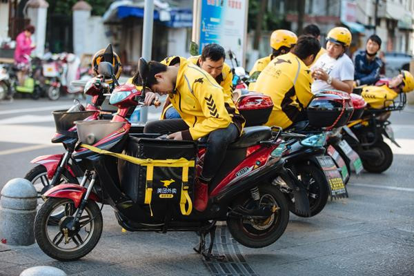 70 000 thạc sĩ Trung Quốc đi làm nhân viên giao hàng sự thật ra sao 2