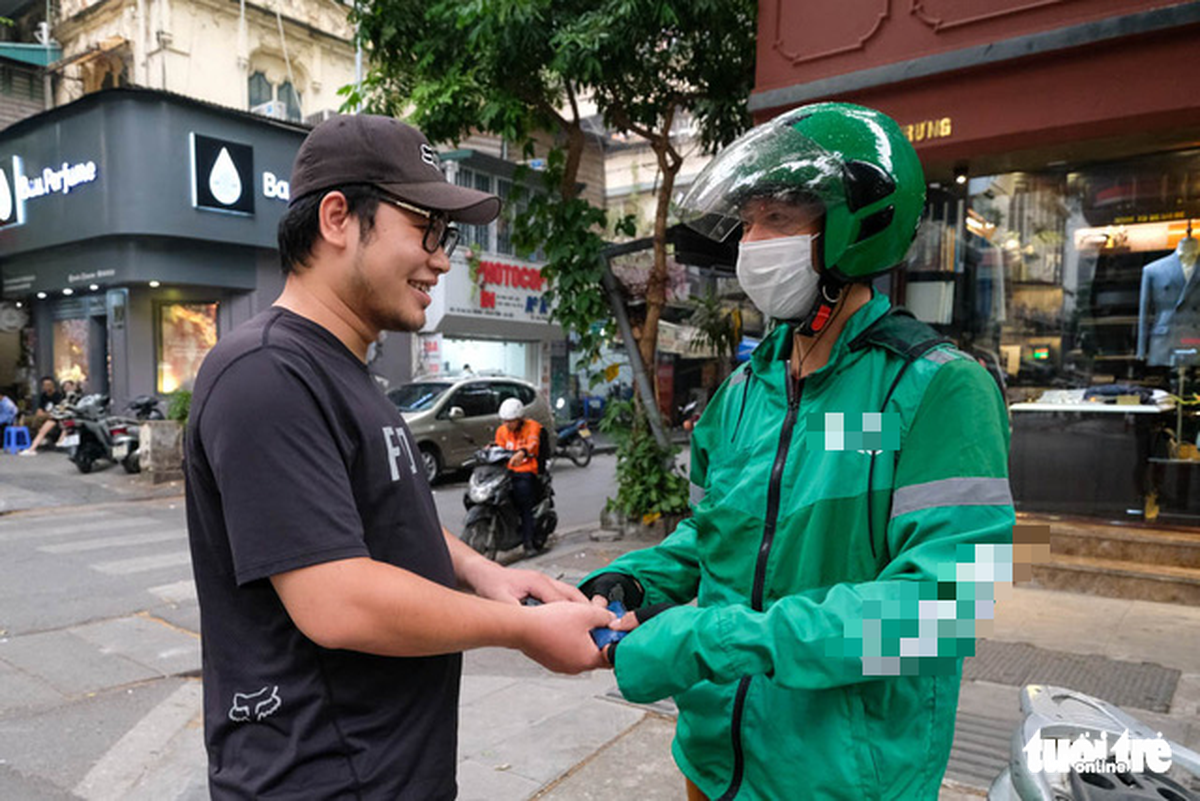 Lao động trình độ cao đi làm nghề giao hàng có đáng lo ngại 1