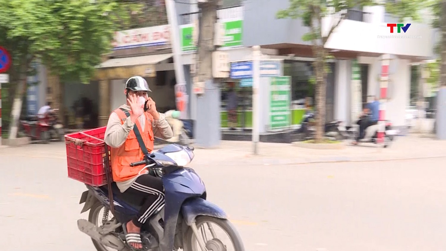 Nghề giao hàng và nguy cơ mất an toàn giao thông 1