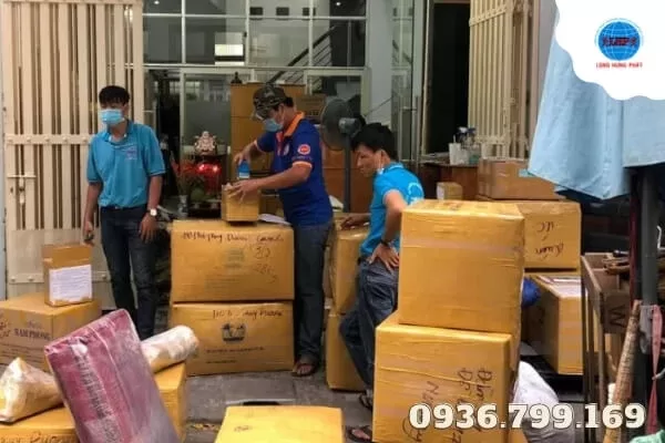 Gửi hàng vận chuyển Đà Nẵng giao phát ship Hòa Bình chành nhà xe (2)